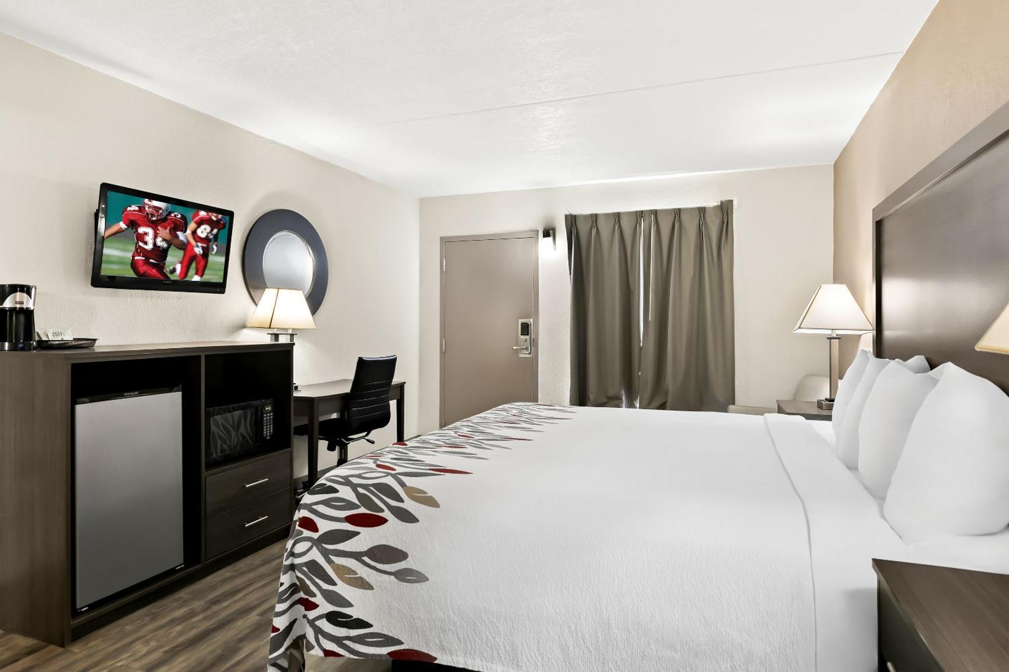 Red Roof Inn & Suites Duncan Bagian luar foto