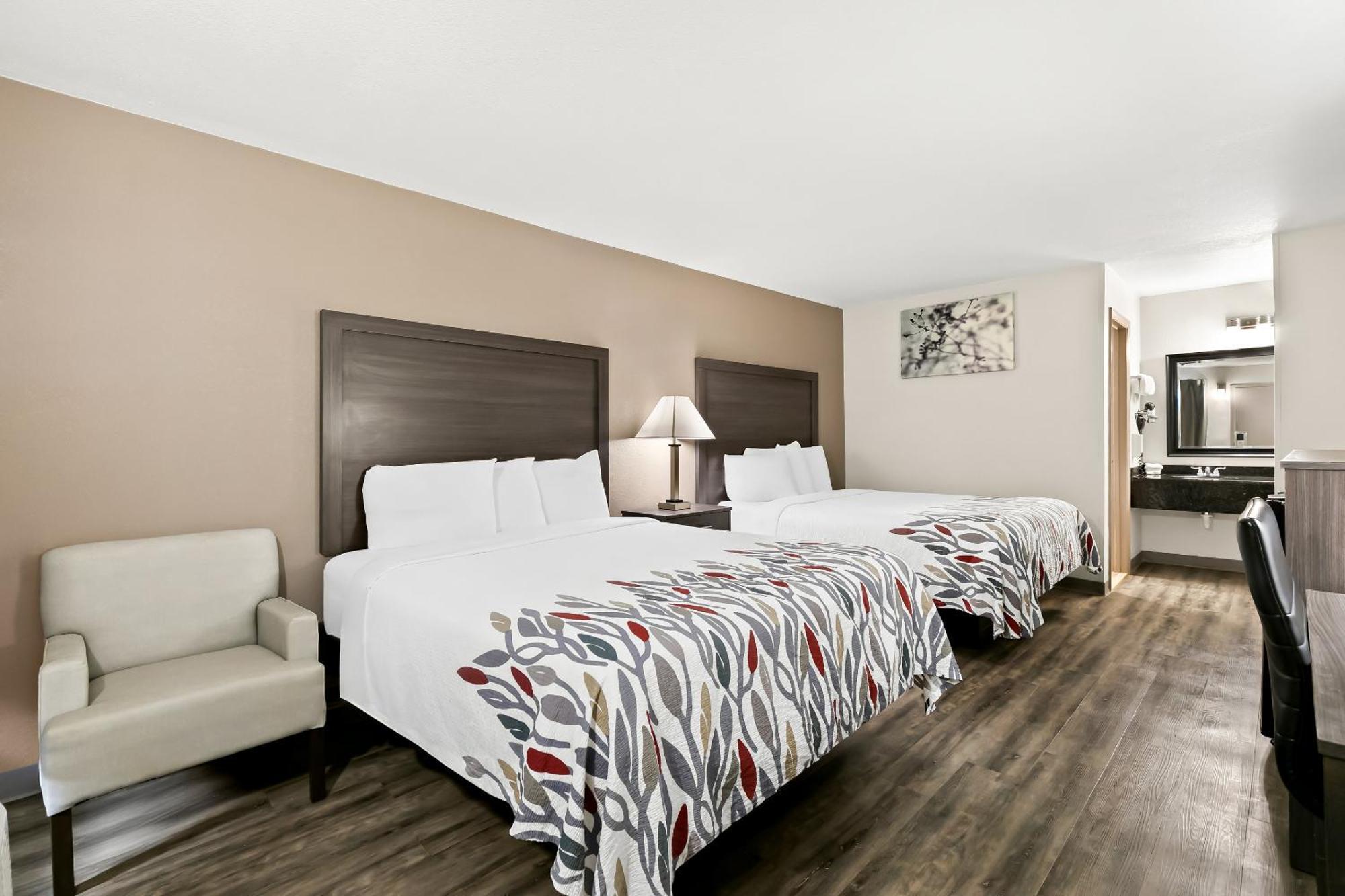 Red Roof Inn & Suites Duncan Bagian luar foto