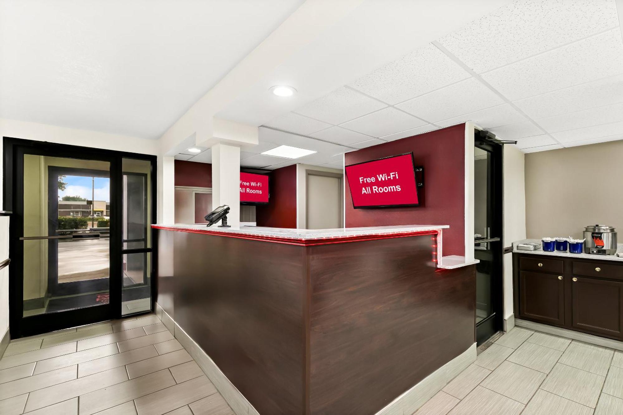Red Roof Inn & Suites Duncan Bagian luar foto