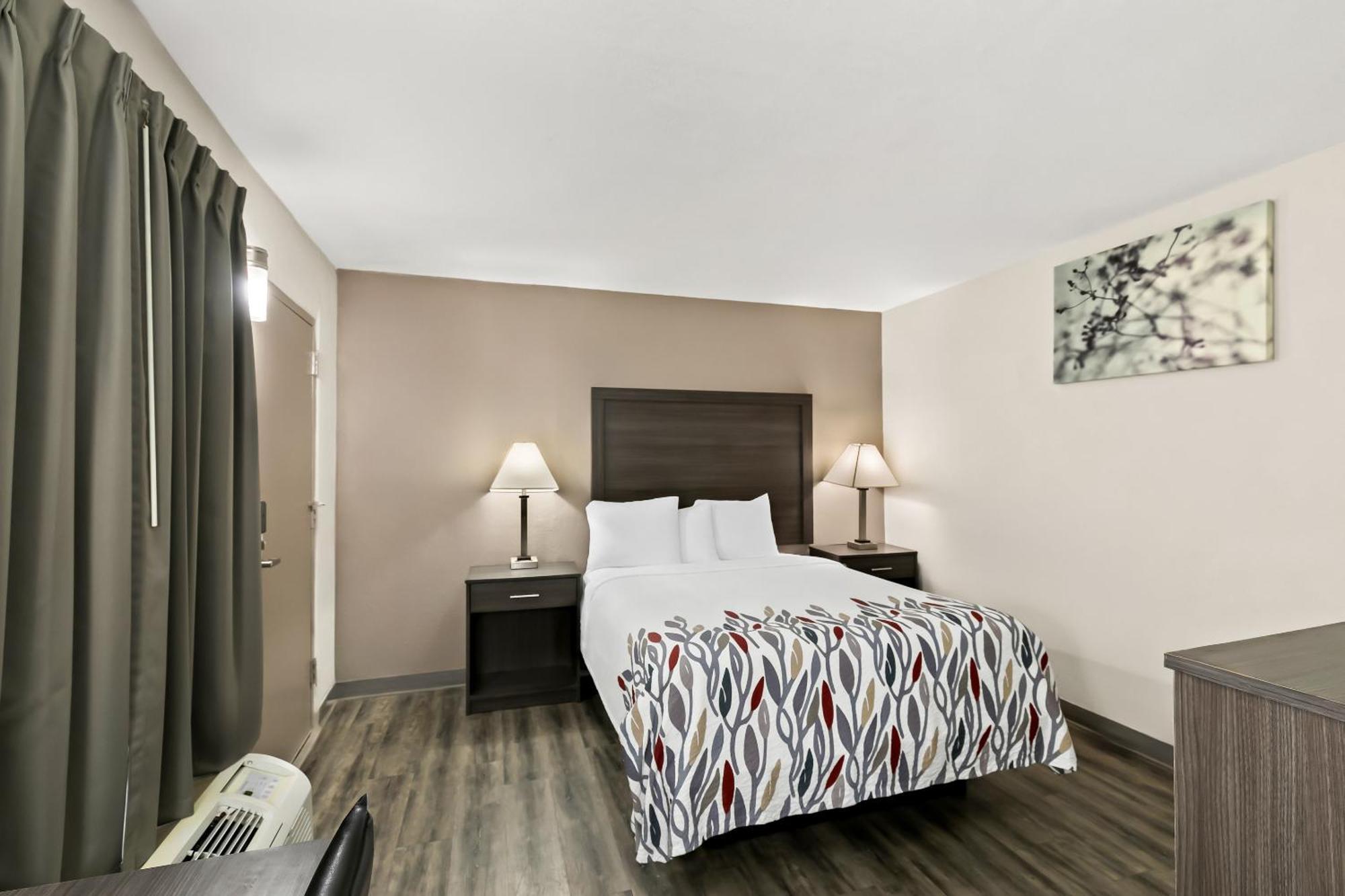 Red Roof Inn & Suites Duncan Bagian luar foto